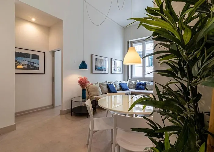 Charm And Comfort, In The Heart Of Chiado Apartman